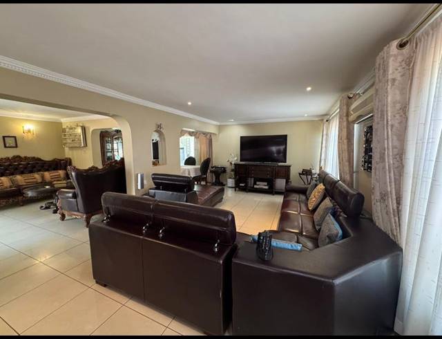 4 BEDROOM HOUSE FOR SALE IN ALBERTSDAL